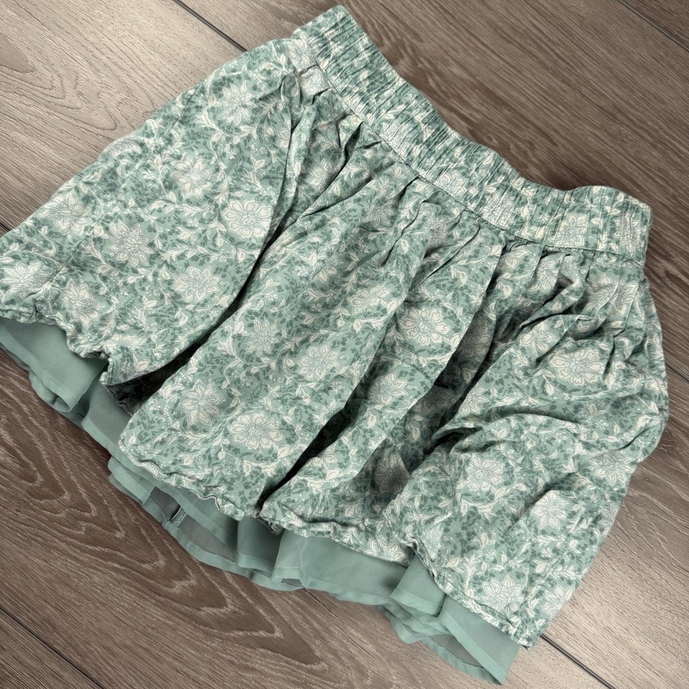 American Eagle Women's Flowy Boho Pleated Floral Mini Skirt Green White Small